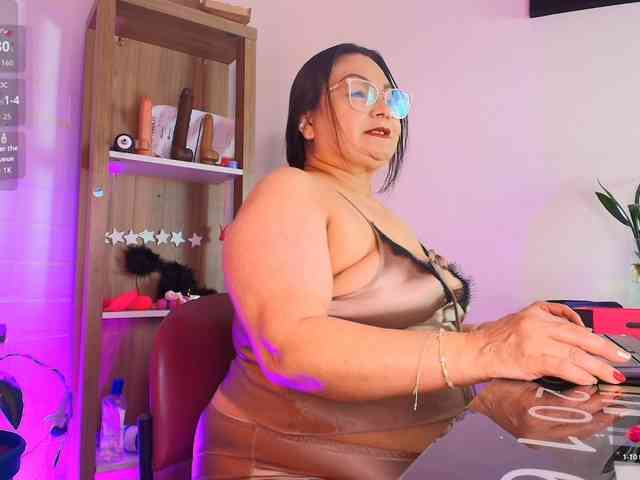 EllenaBoobs webcam
