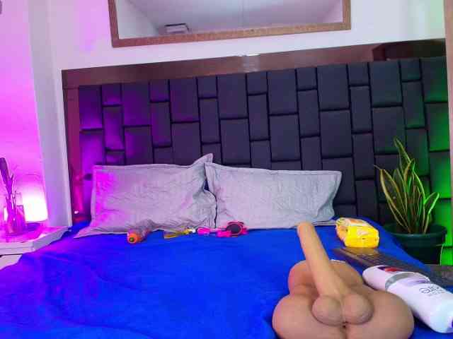 EllenaBoobs webcam