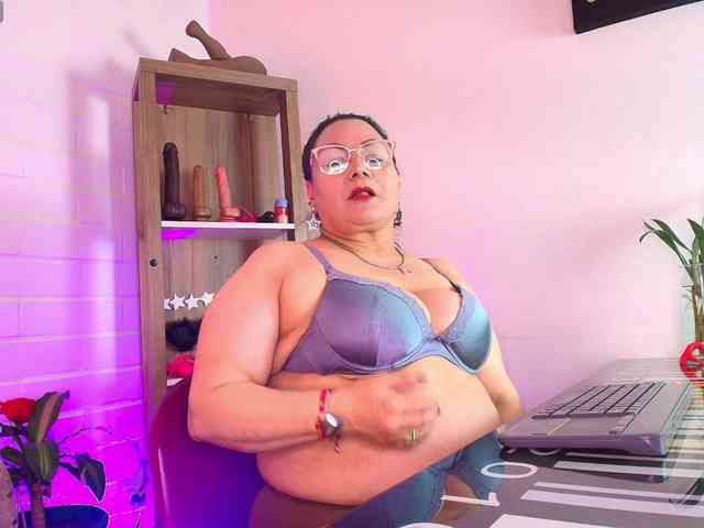 EllenaBoobs webcam