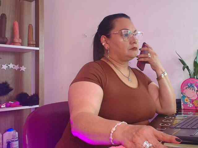 EllenaBoobs webcam