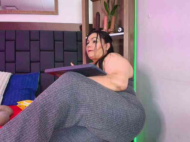 EllenaBoobs webcam