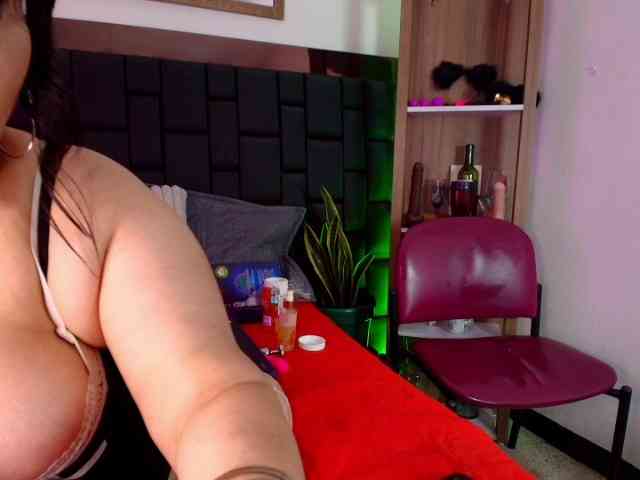 EllenaBoobs webcam
