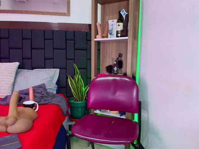 EllenaBoobs webcam