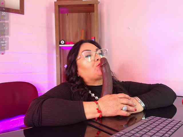 EllenaBoobs webcam