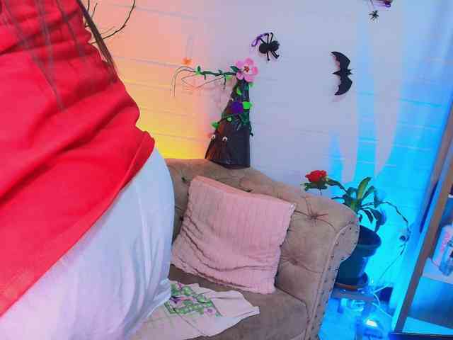 EllenaBoobs webcam