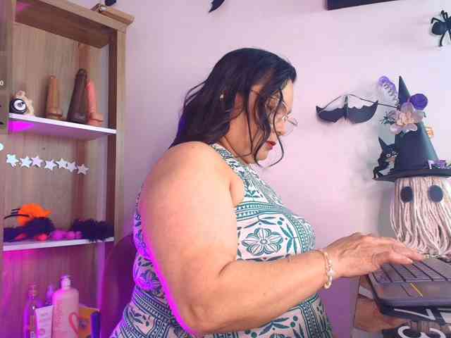 EllenaBoobs webcam
