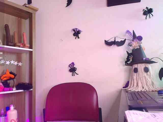 EllenaBoobs webcam
