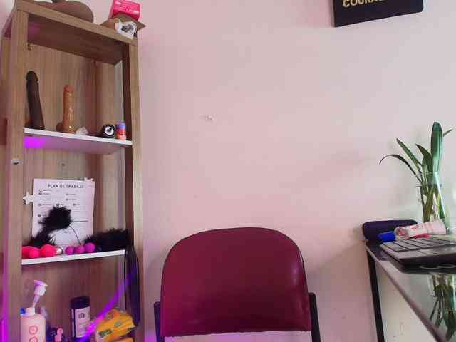 EllenaBoobs webcam
