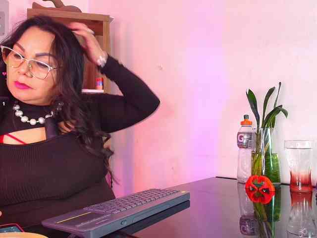 EllenaBoobs webcam