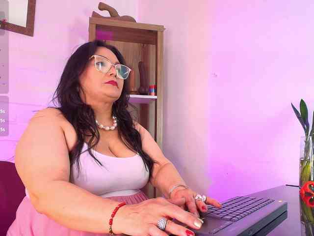 EllenaBoobs webcam