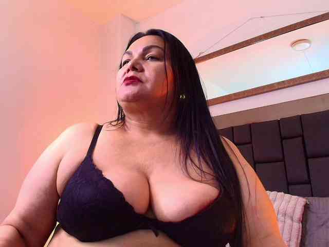 EllenaBoobs webcam