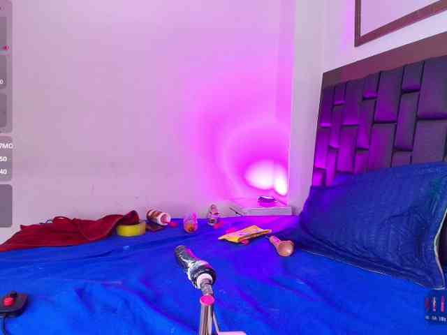 EllenaBoobs webcam