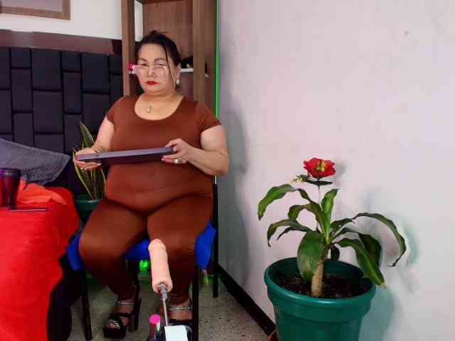 EllenaBoobs webcam