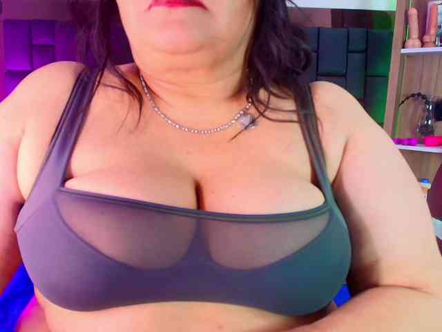 EllenaBoobs webcam
