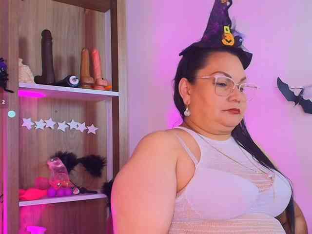ellenaboobs's live room