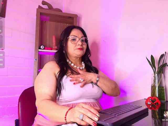EllenaBoobs webcam