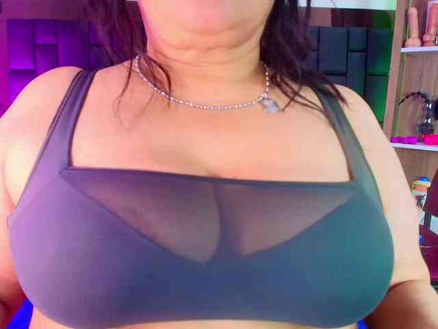 EllenaBoobs webcam