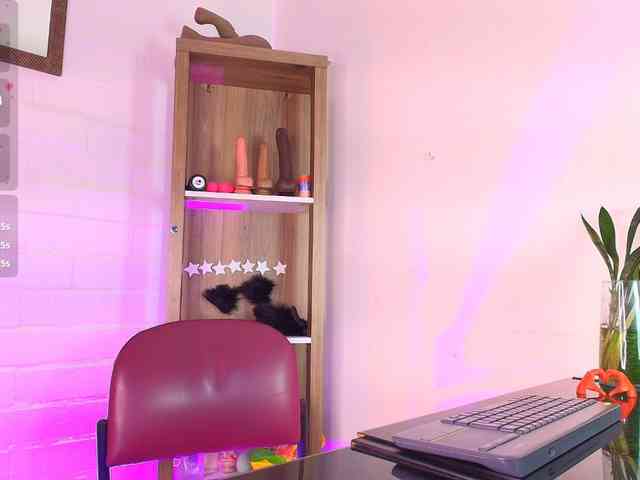 EllenaBoobs webcam
