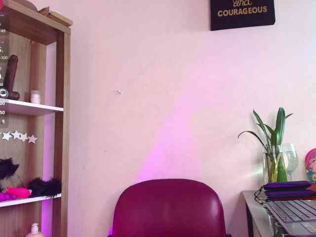 EllenaBoobs webcam