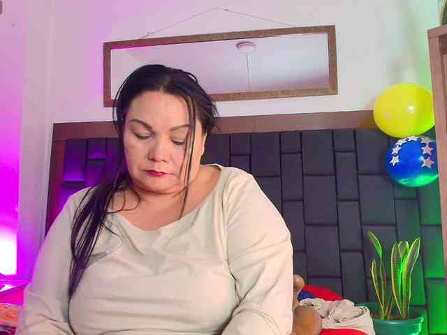 EllenaBoobs webcam