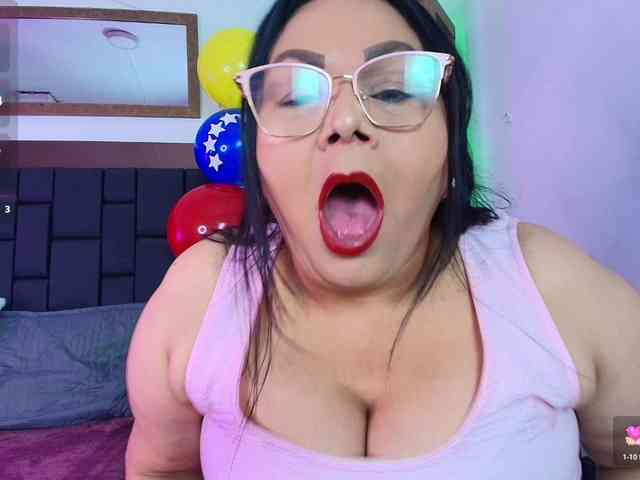 EllenaBoobs webcam