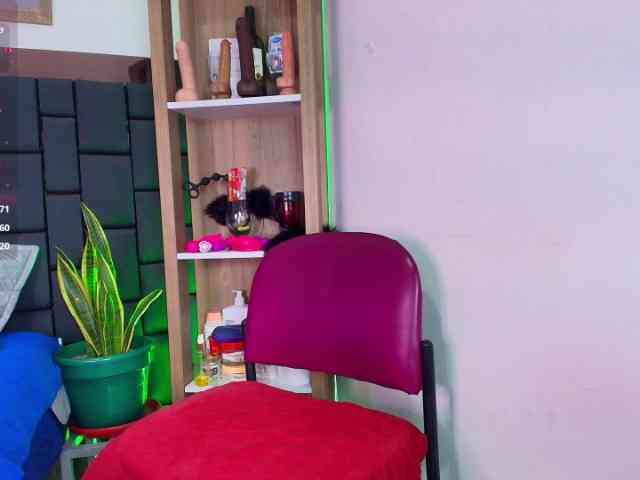 EllenaBoobs webcam