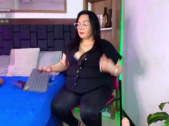 EllenaBoobs webcam
