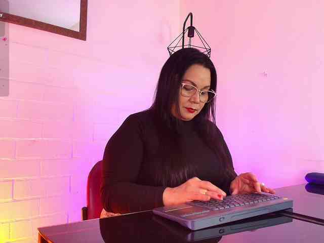 EllenaBoobs webcam