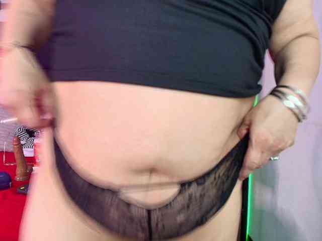 EllenaBoobs webcam
