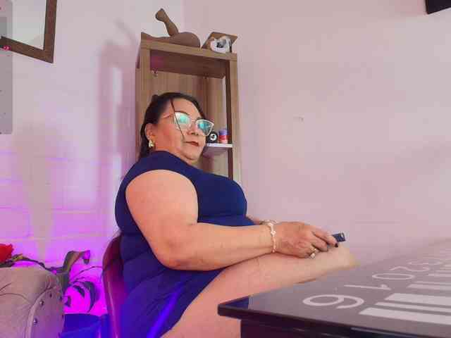 EllenaBoobs webcam