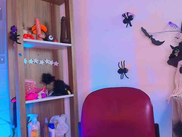EllenaBoobs