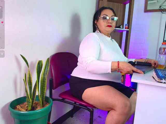 EllenaBoobs webcam