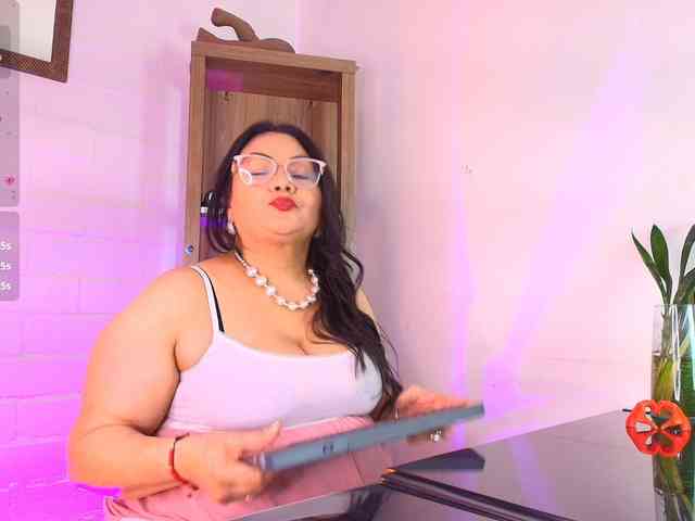 EllenaBoobs webcam