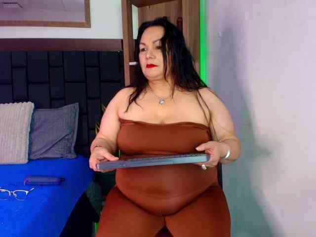 EllenaBoobs webcam