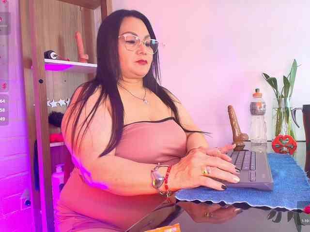 EllenaBoobs webcam