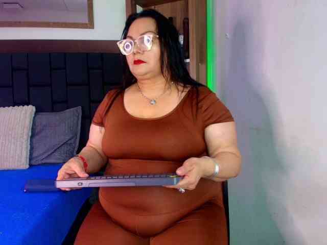 EllenaBoobs webcam