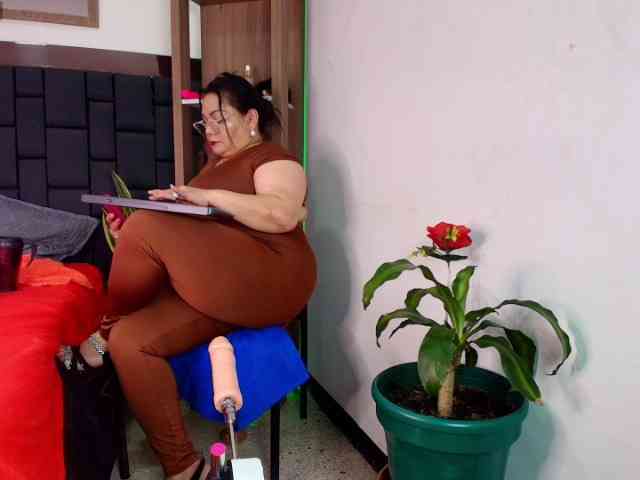 EllenaBoobs webcam