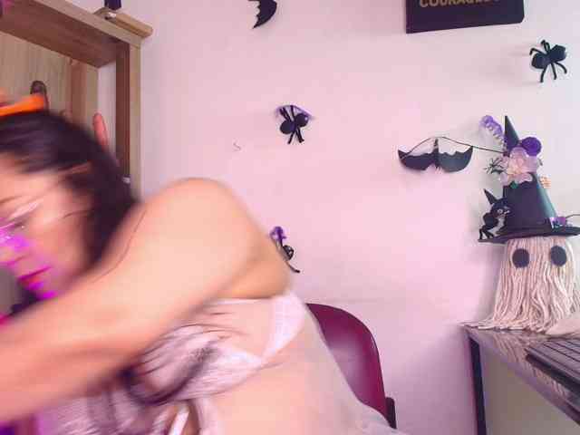 EllenaBoobs webcam