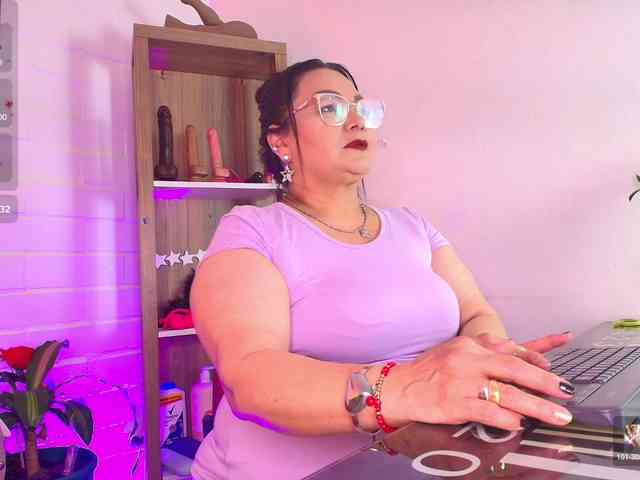 EllenaBoobs webcam