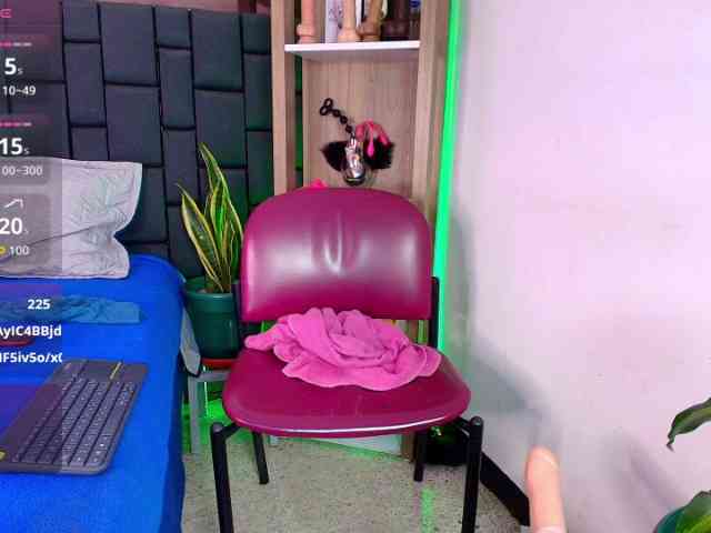 EllenaBoobs webcam