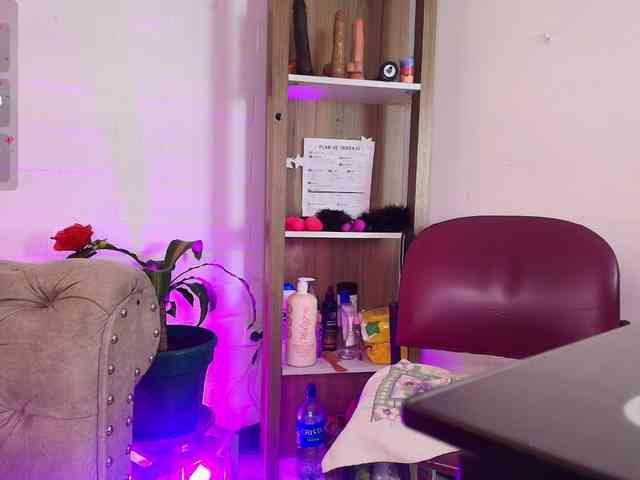 EllenaBoobs webcam