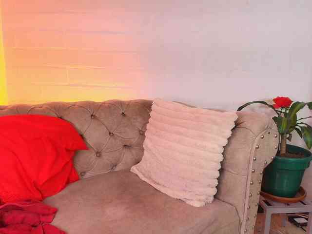 EllenaBoobs webcam