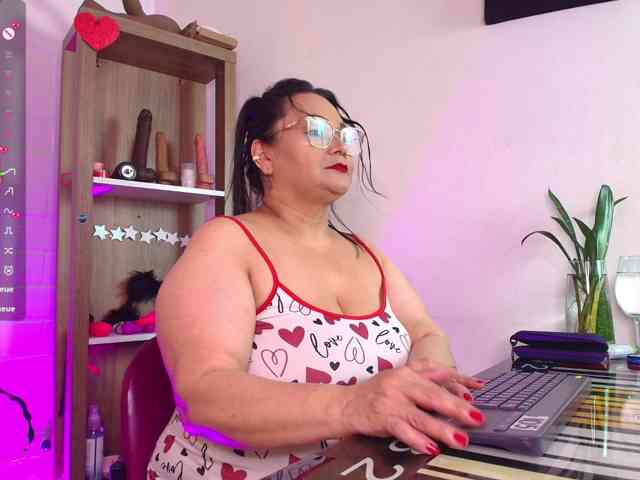 EllenaBoobs webcam
