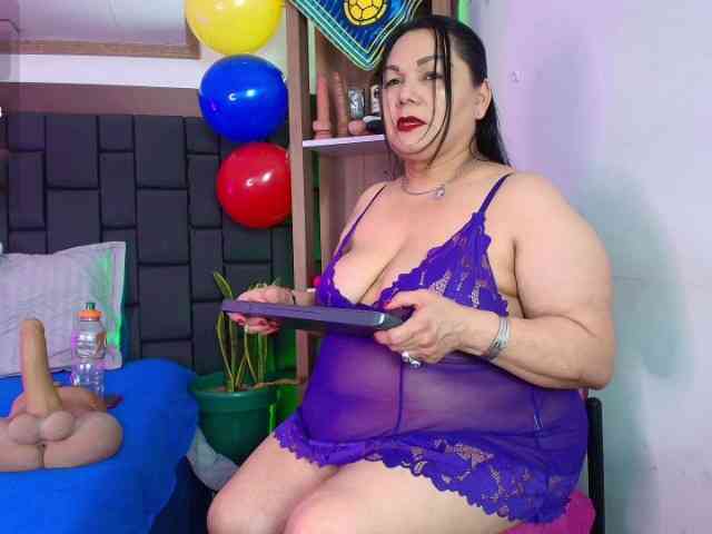 EllenaBoobs webcam