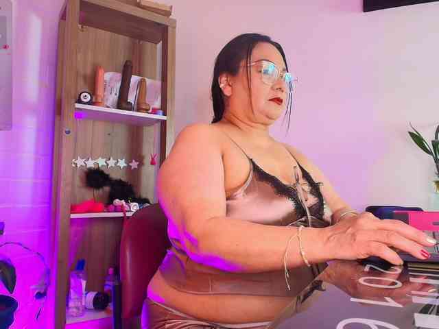 EllenaBoobs webcam