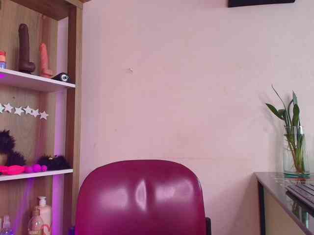 EllenaBoobs webcam