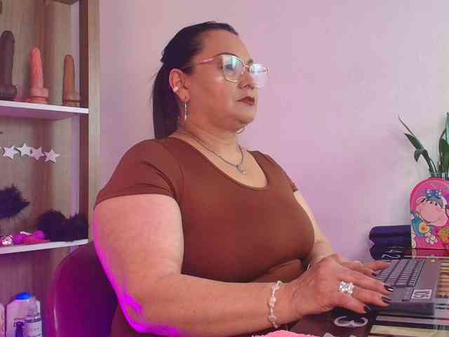 EllenaBoobs webcam