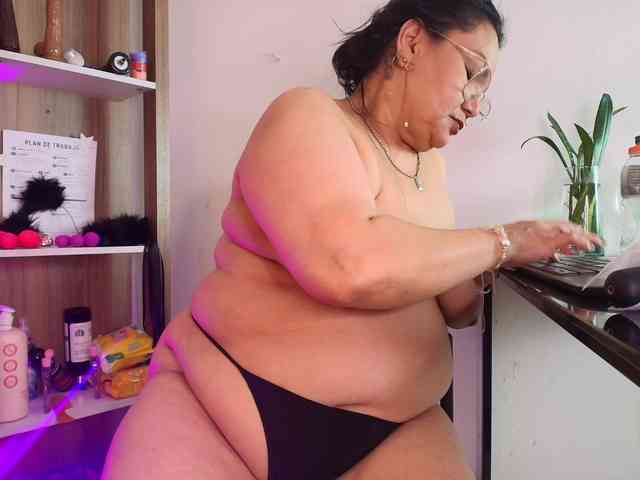 EllenaBoobs webcam