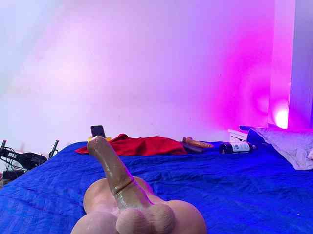 EllenaBoobs webcam
