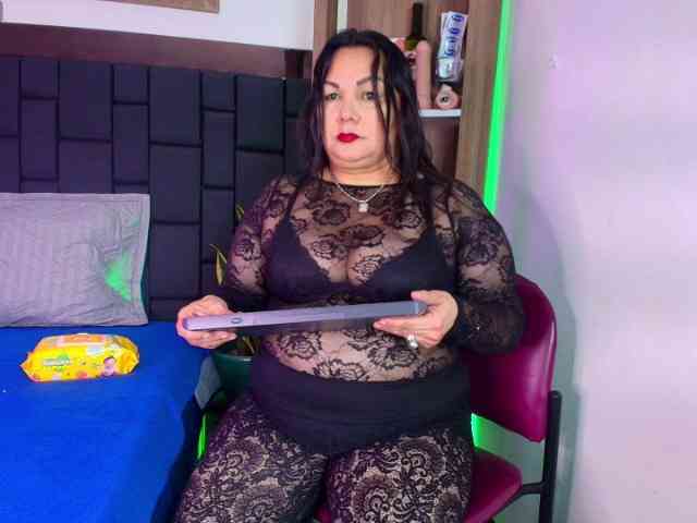 EllenaBoobs webcam